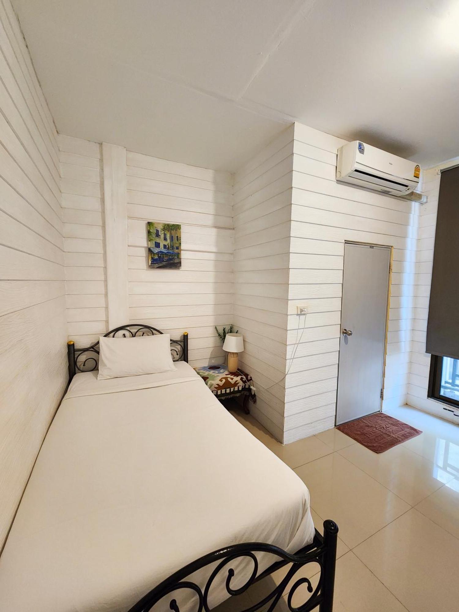 Single Room Private Bathroom
