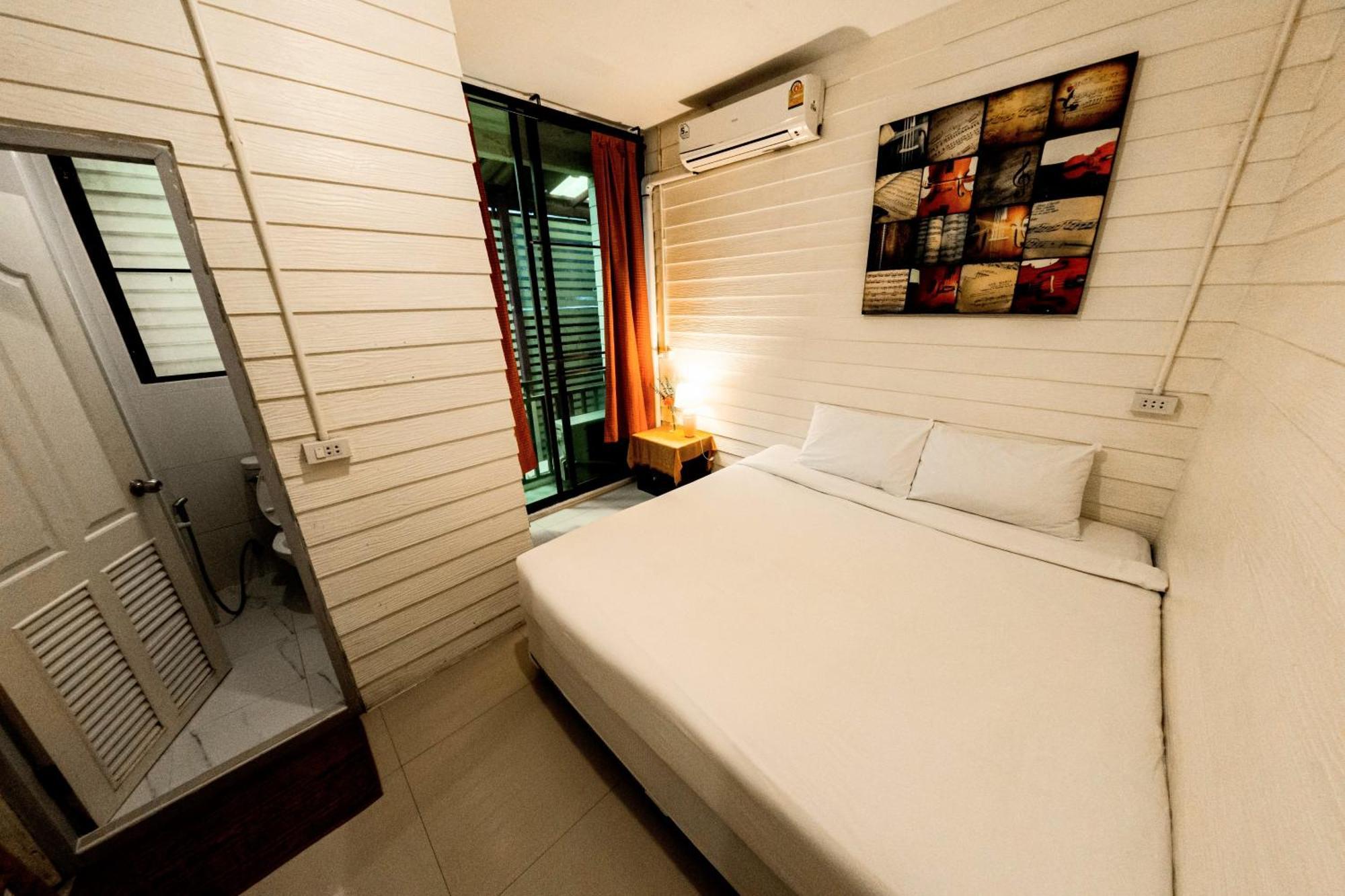Double Room Private Bathroom