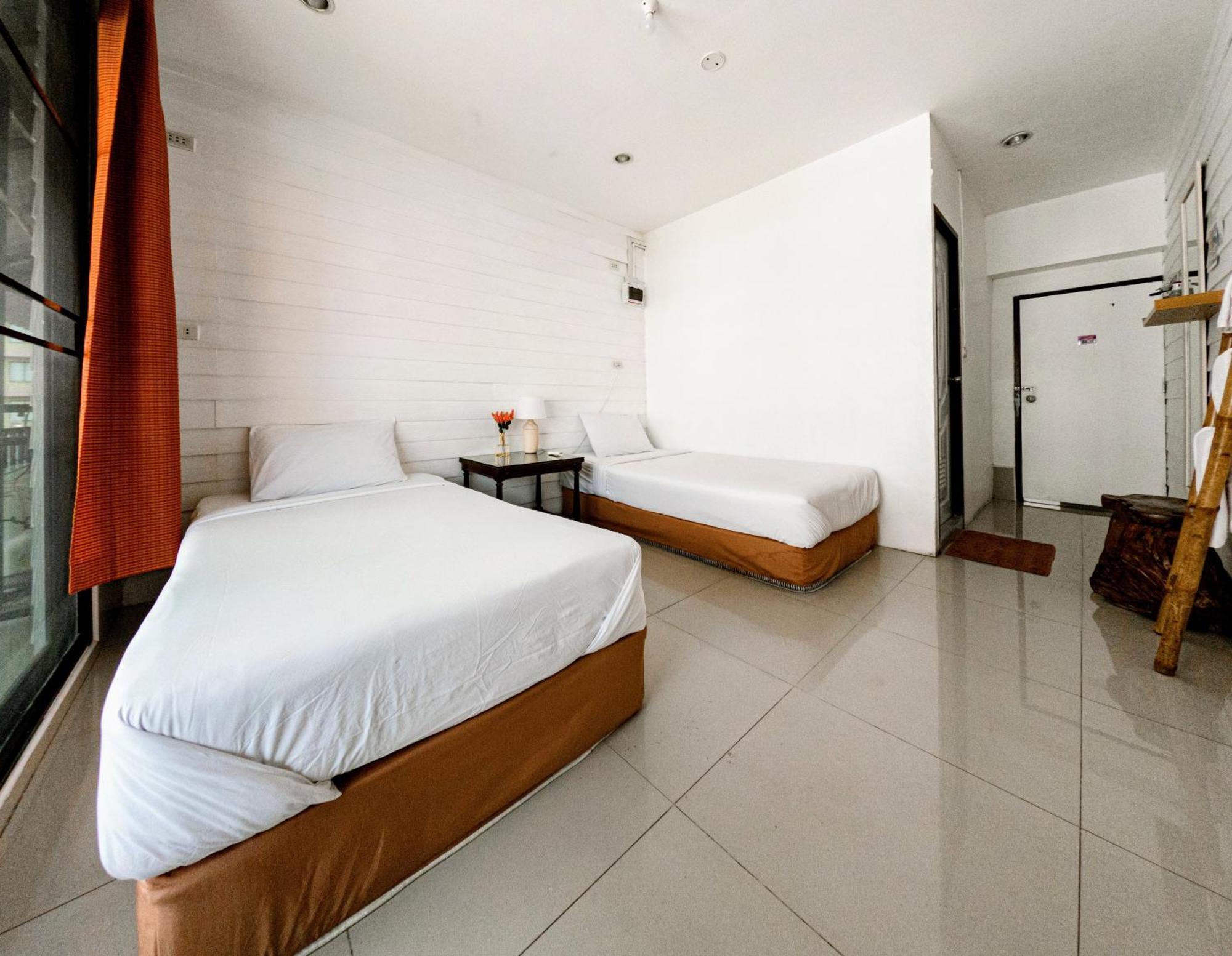Twin Room Private Bathroom
