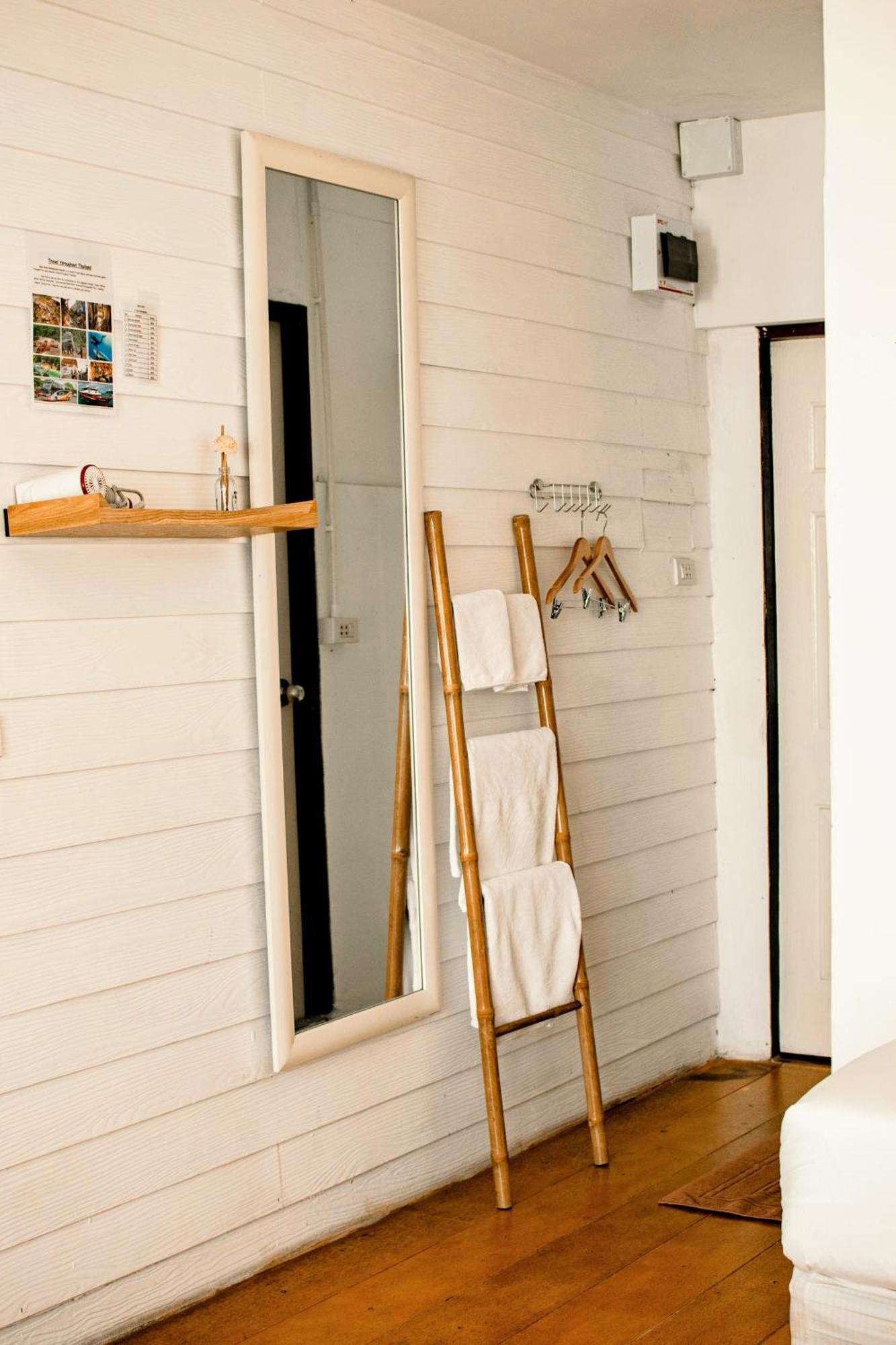 Twin Room Private Bathroom