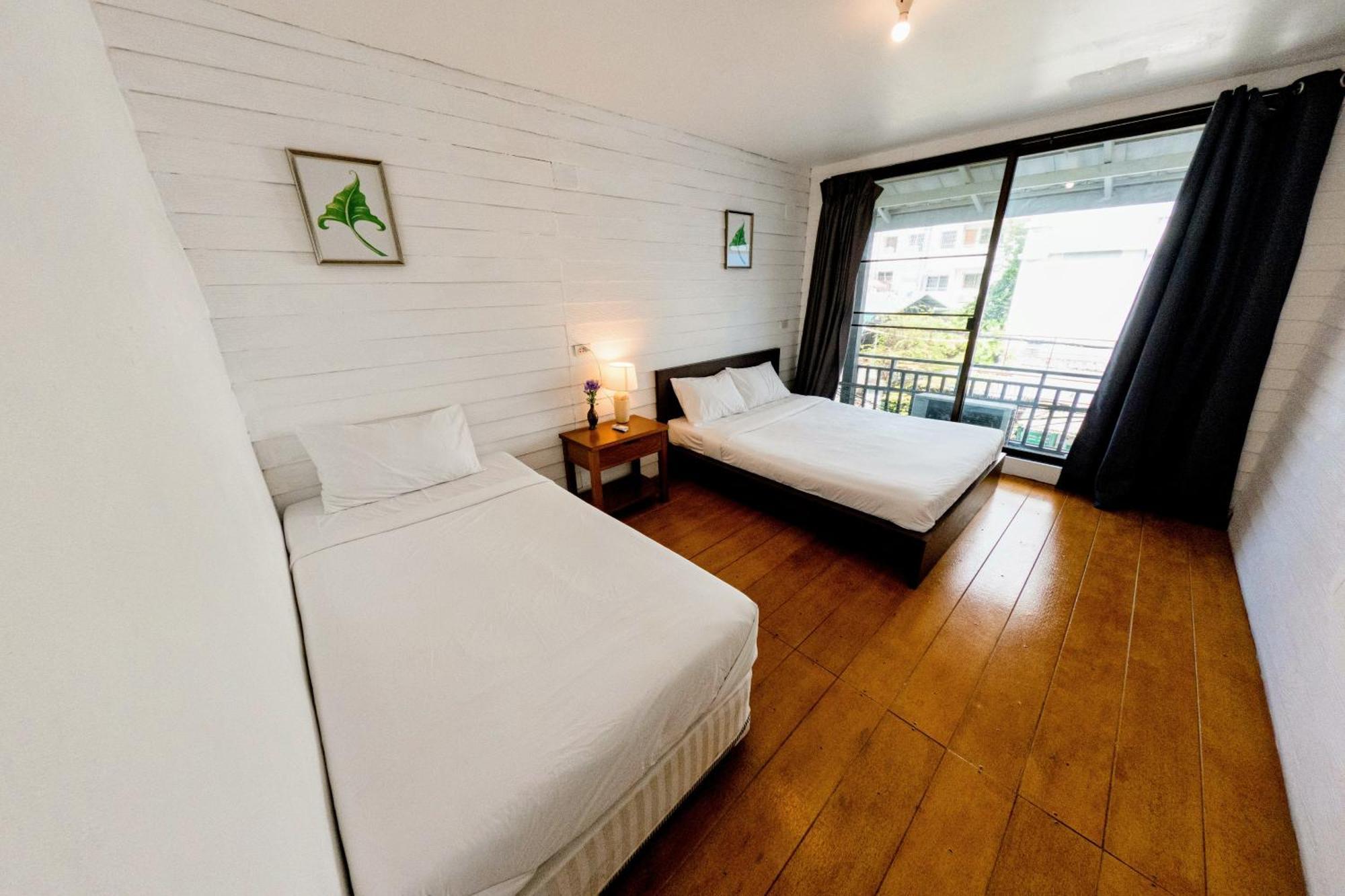 Twin Room Private Bathroom